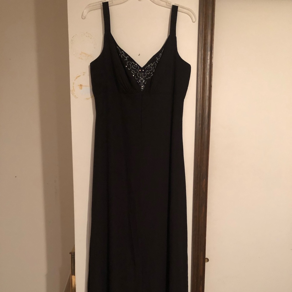 Beautiful black Chiffon full length gown, size 16 - fits like 14 Holiday Dress